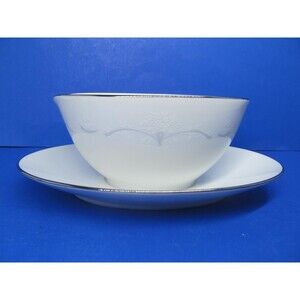 Noritake Whitebrook Gravy Boat With Attached Underplate